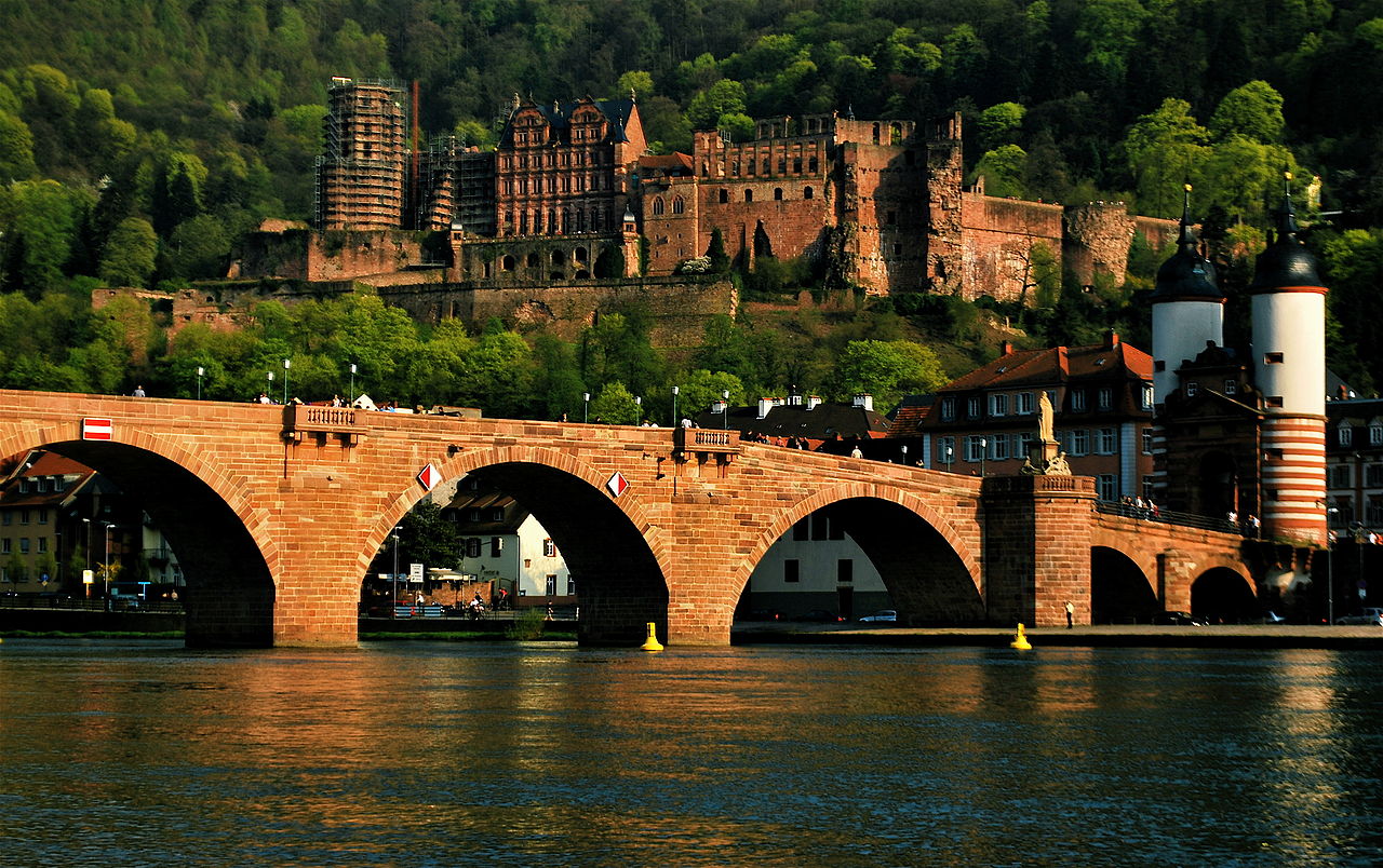 1280px-Heidelberg_Castle_and_Bridge